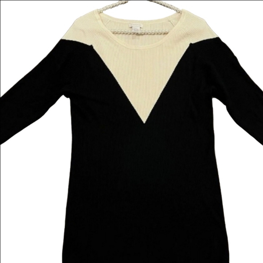 -- Cache Black and White Color-Block Sweater Women's Size Medium